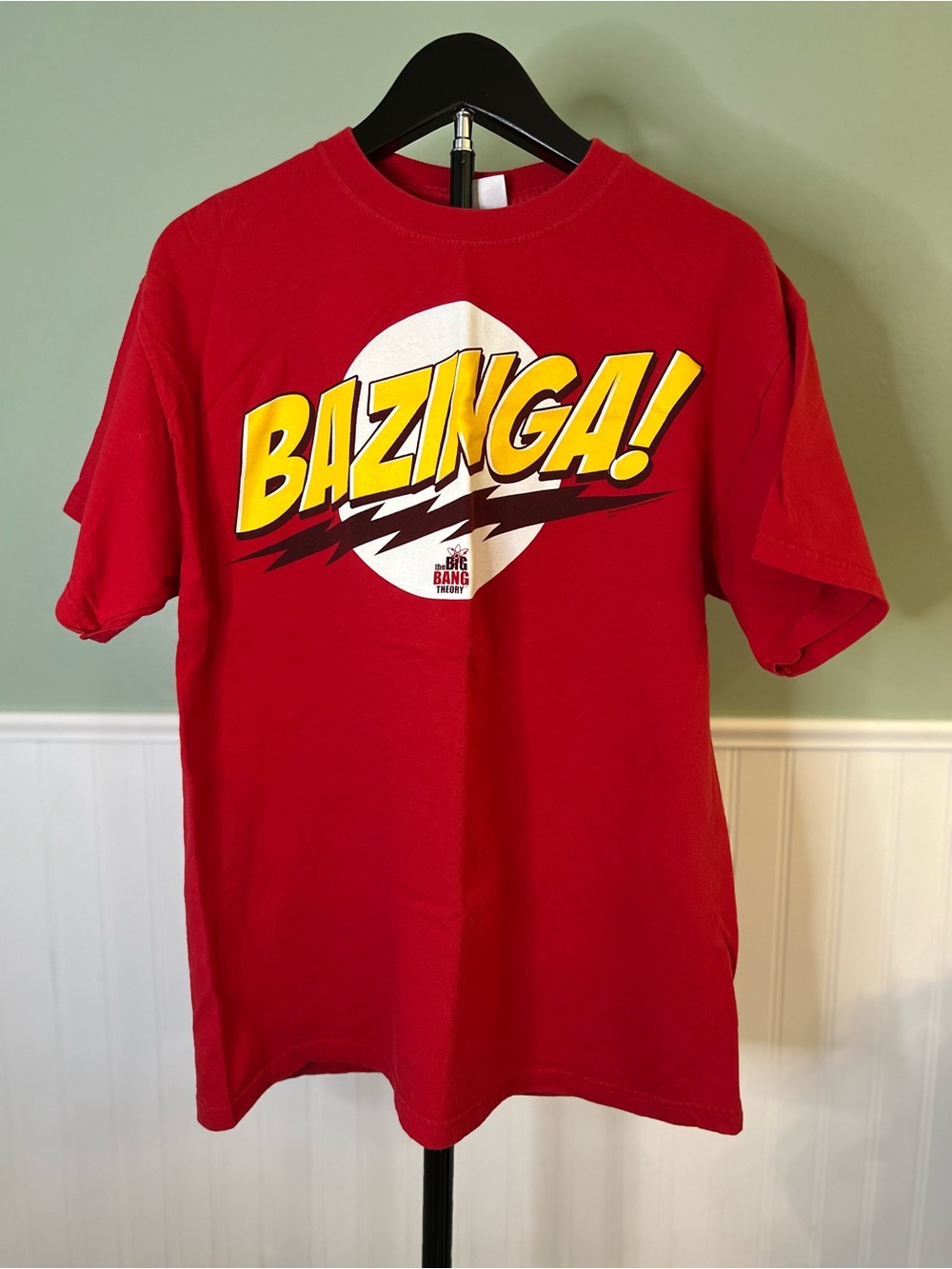 Red "Bazinga!" Short Sleeve Graphic Tee. Size M